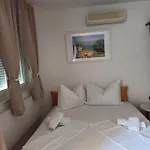 Magdalena Galileo Sa Pogledom Na I Plazu Makarska